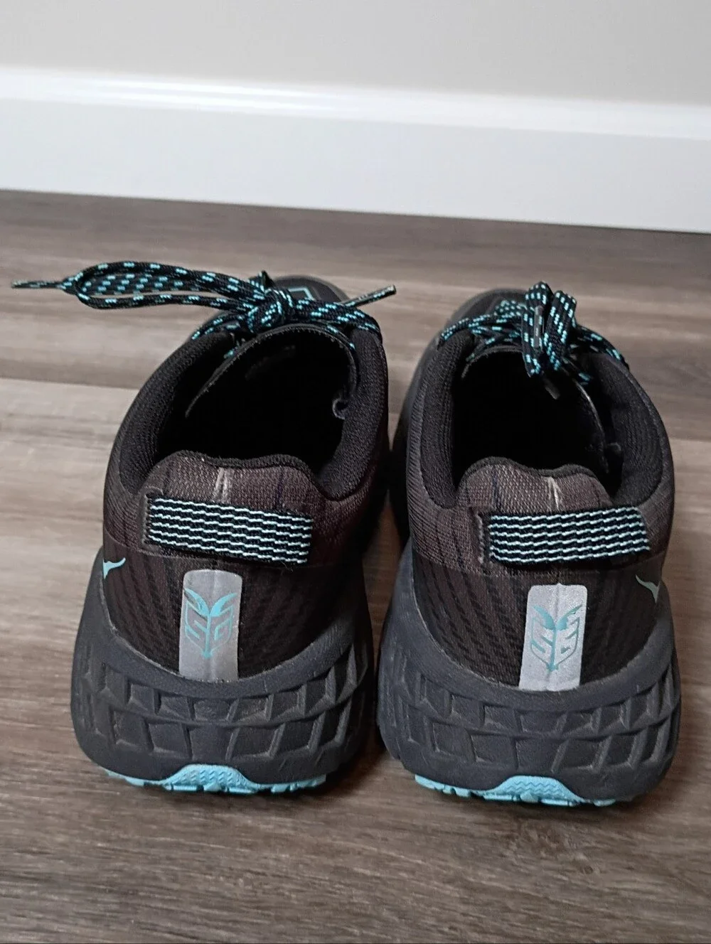 Hoka One One excellent pre